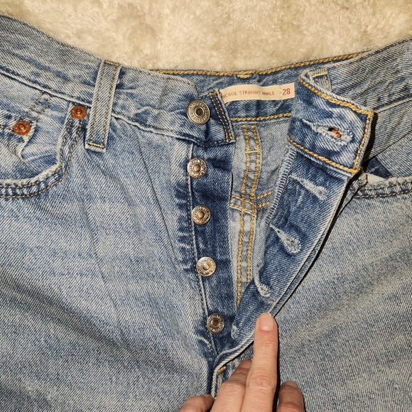 Levi's Distressed Ribcage Straight Ankle - Picture 3 of 6